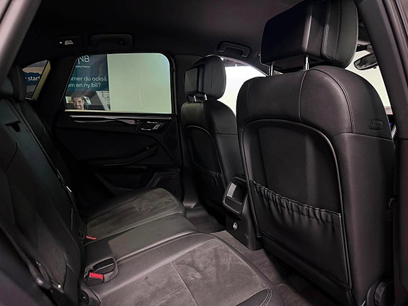 Porsche Macan 19 of 19