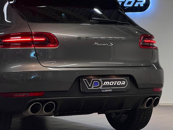 Porsche Macan 10 of 19