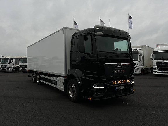 TGS 26.430 6X2-4 LL CH Skåp, lyft VBG få mil 2 of 5