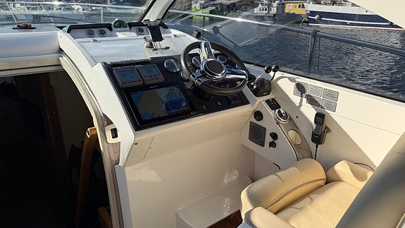 Fairline Targa 38 -08 | Volvo Penta D6-370 7 of 12