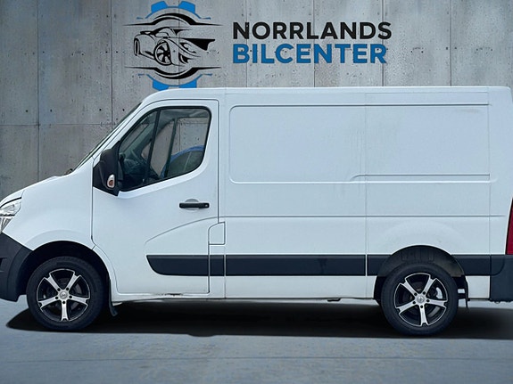 Nissan NV400 4 of 5