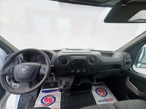 Nissan NV400 13 of 15