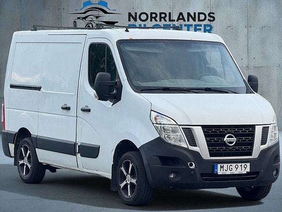 Nissan NV400 2 of 5