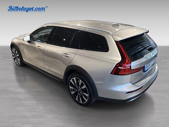 Volvo V60 Cross Country 5 of 5