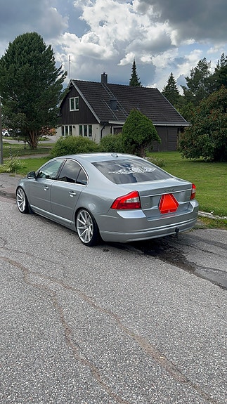 Volvo S80 2 of 7