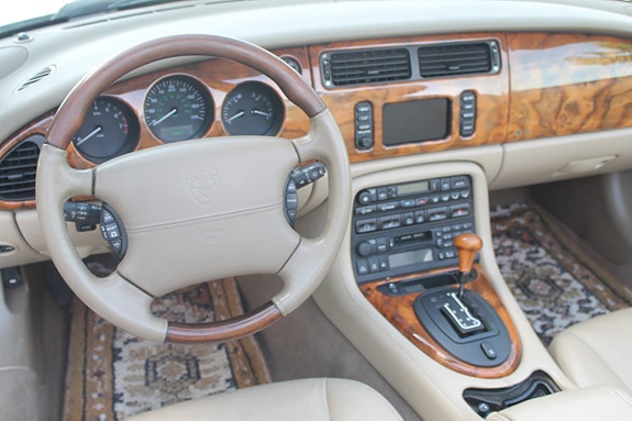 Jaguar XK 9 of 11