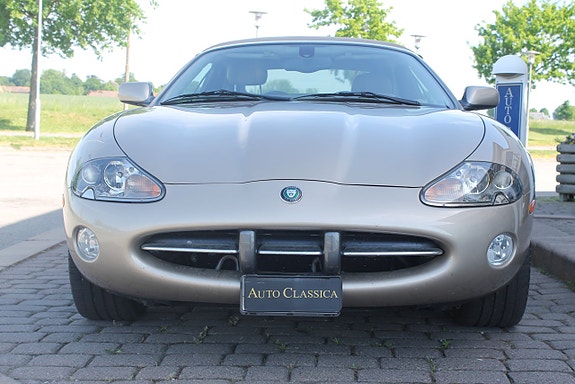 Jaguar XK 7 of 11
