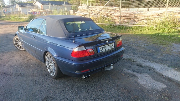 BMW 330Ci 2 of 7