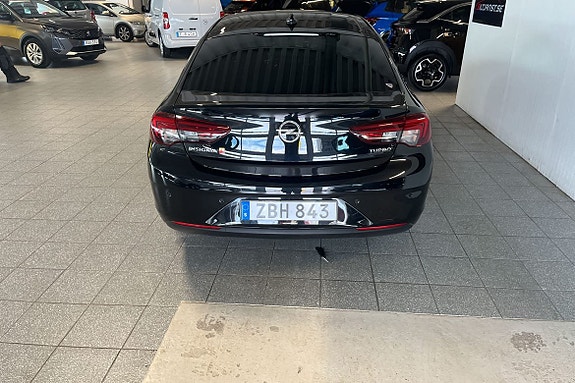 Opel Insignia 4 of 5