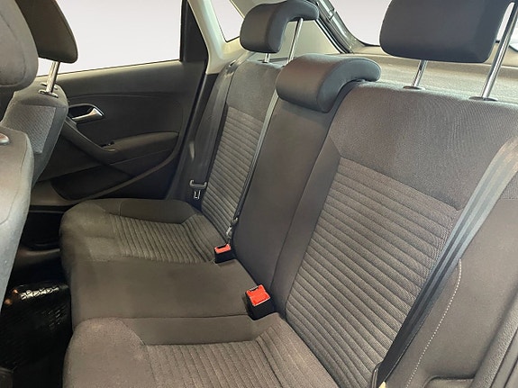 Volkswagen Polo 12 of 19