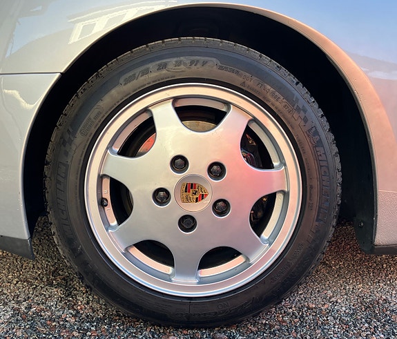 Porsche 944 26 of 30
