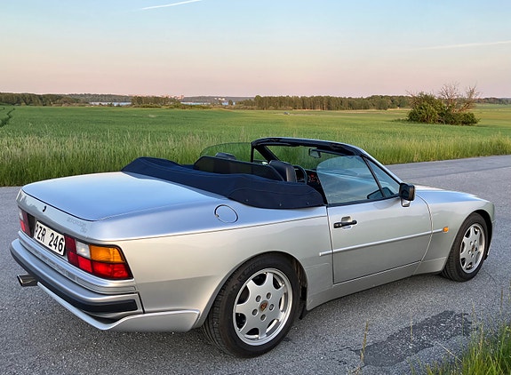 Porsche 944 2 of 5