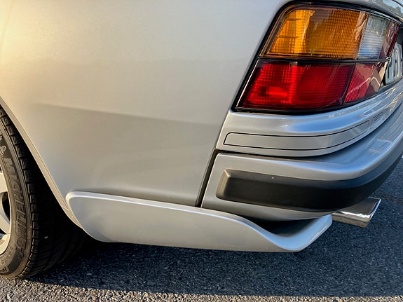 Porsche 944 8 of 30