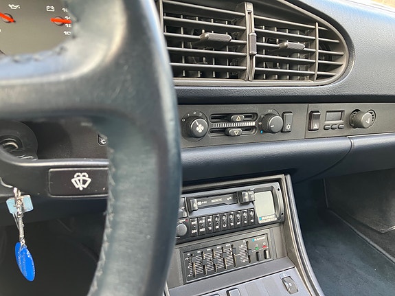 Porsche 944 21 of 30