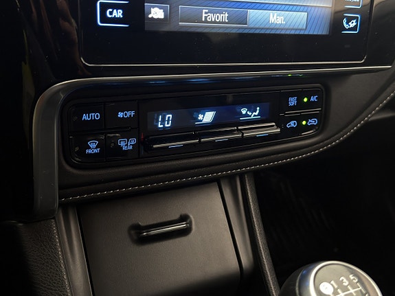 Toyota Auris 15 of 24