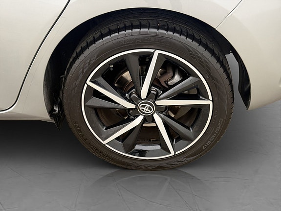 Toyota Auris 22 of 24