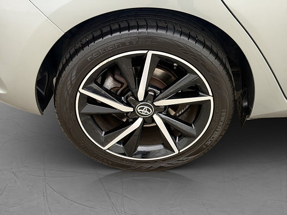 Toyota Auris 23 of 24