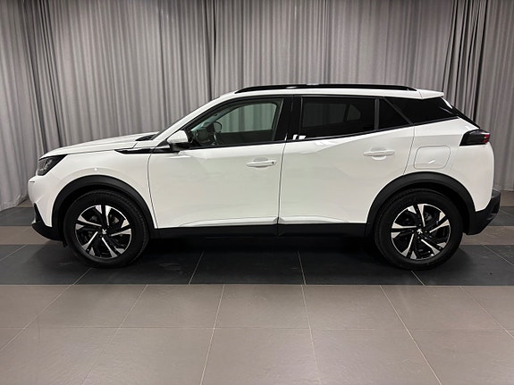Peugeot 2008 2 of 5