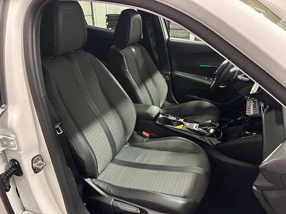 Peugeot 2008 16 of 16