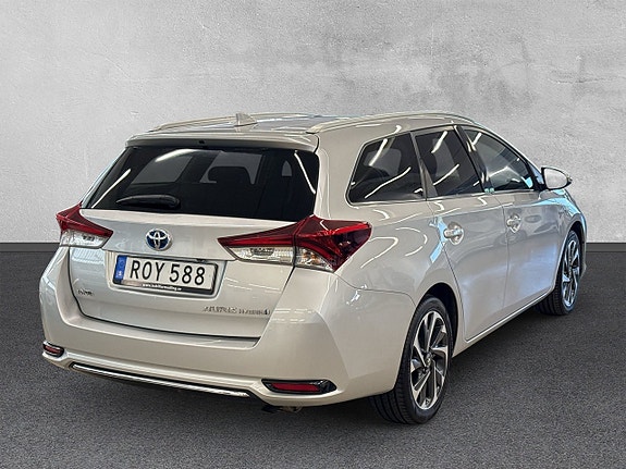 Toyota Auris 5 of 5