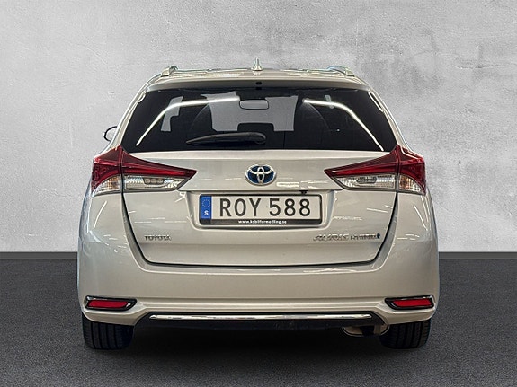 Toyota Auris 4 of 5