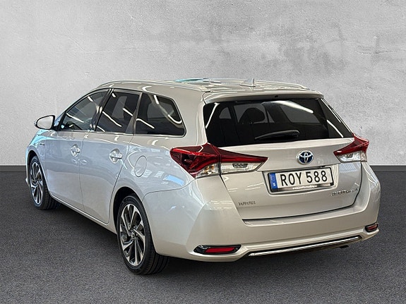 Toyota Auris 3 of 5