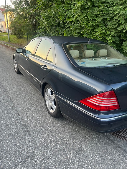 Mercedes-Benz S430 3 of 5
