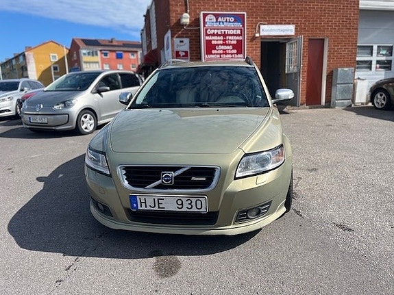 Volvo V50 4 of 5