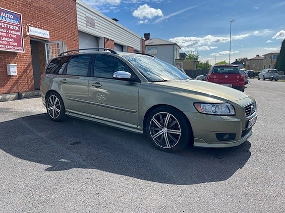 Volvo V50 3 of 5