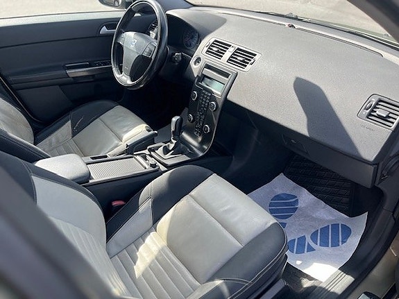 Volvo V50 8 of 10