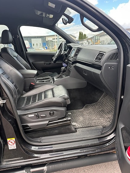 Volkswagen Amarok 2 of 5