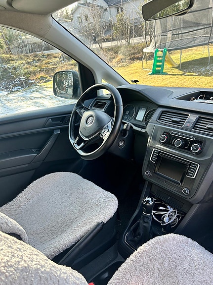 Volkswagen Caddy 5 of 5