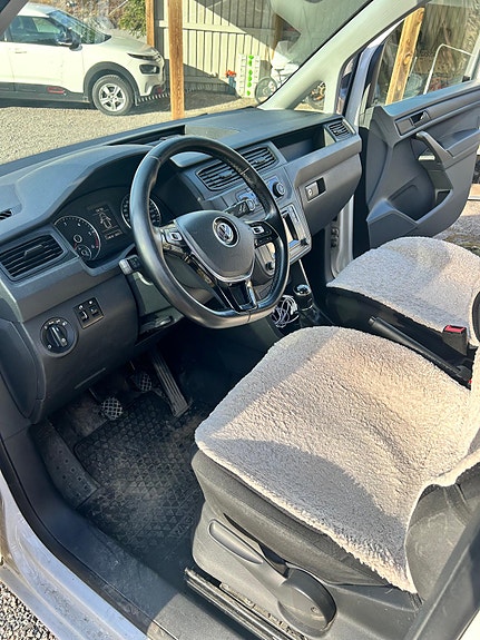 Volkswagen Caddy 6 of 8