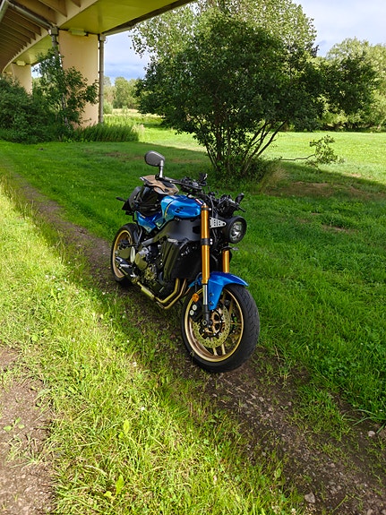 Yamaha XSR900 2 of 2