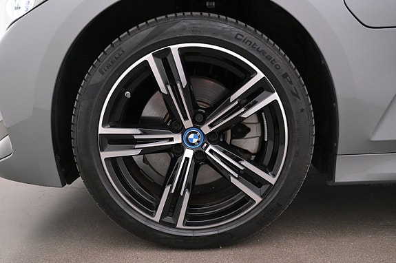 BMW 330e 27 of 27