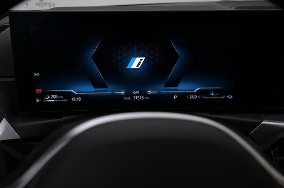 BMW 330e 8 of 27