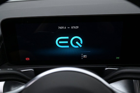 Mercedes-Benz EQB300 8 of 27