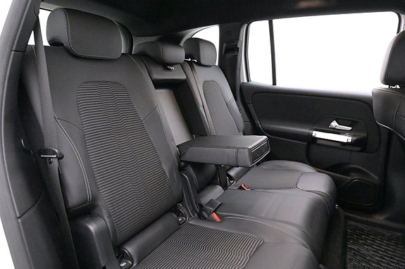 Mercedes-Benz EQB300 19 of 27