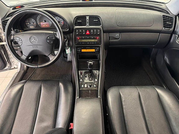 Mercedes-Benz CLK320 22 of 27