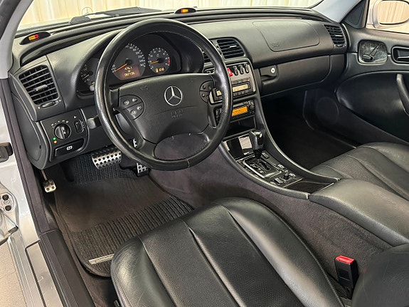 Mercedes-Benz CLK320 7 of 27