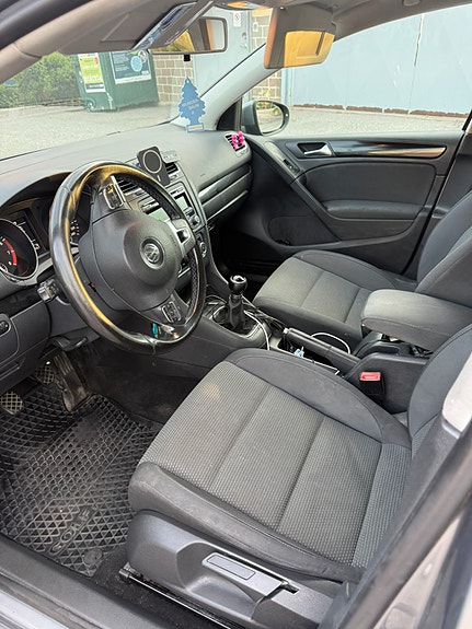 Volkswagen Golf VI 4 of 8