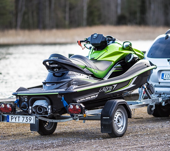 Mycket fin Ultra 310 LX, endast sötvattenkörd i toppskick 2 of 8