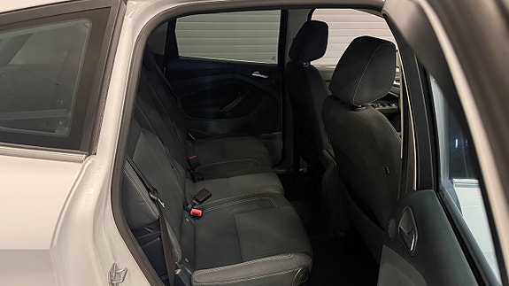 Ford C-Max 14 of 26