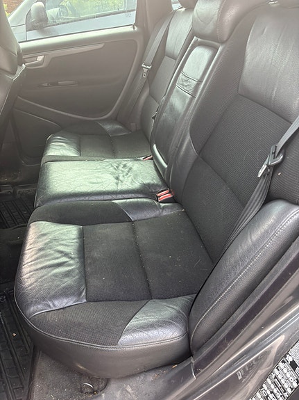 Volvo V70 4 of 5