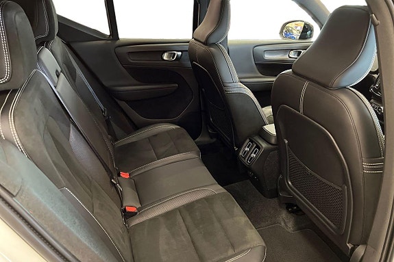 Volvo XC40 9 of 30