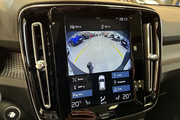 Volvo XC40 28 of 30
