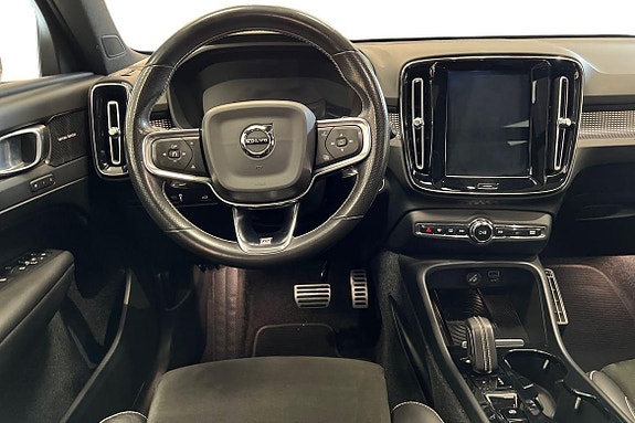 Volvo XC40 11 of 30