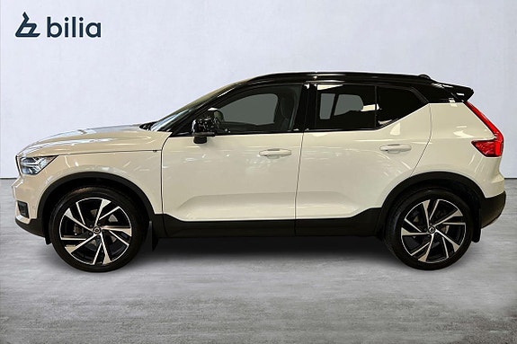 Volvo XC40 3 of 5