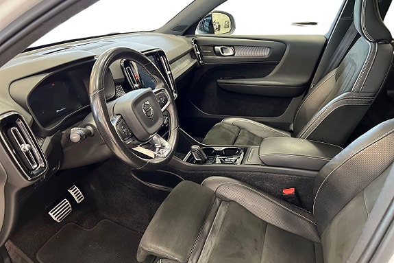 Volvo XC40 14 of 30