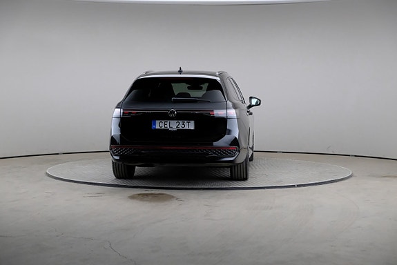 Volkswagen Passat 2 of 3